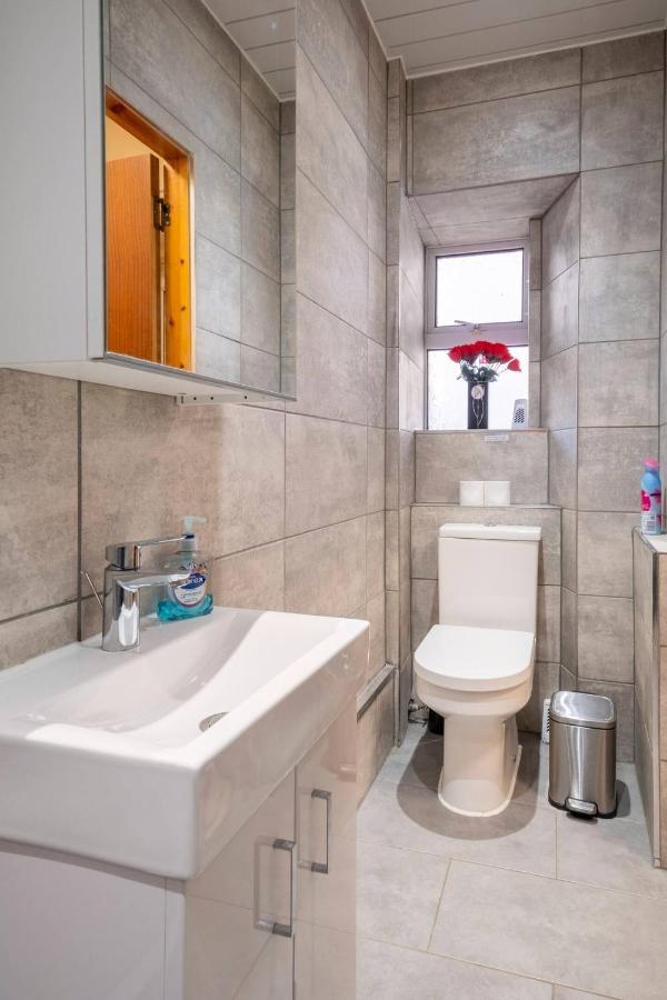 2 Bed Central Ness Apart - May Court Inverness Ngoại thất bức ảnh